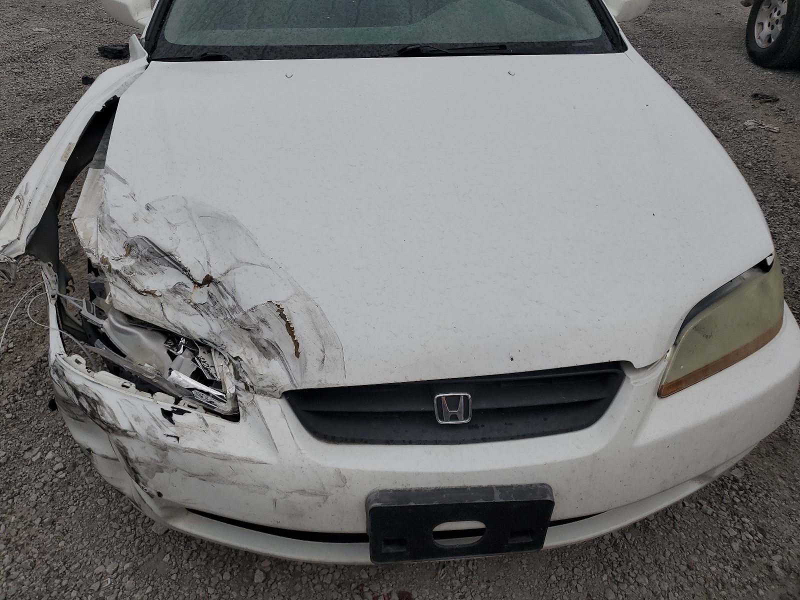 1HGCG3252YA027470 2000 Honda Accord Ex