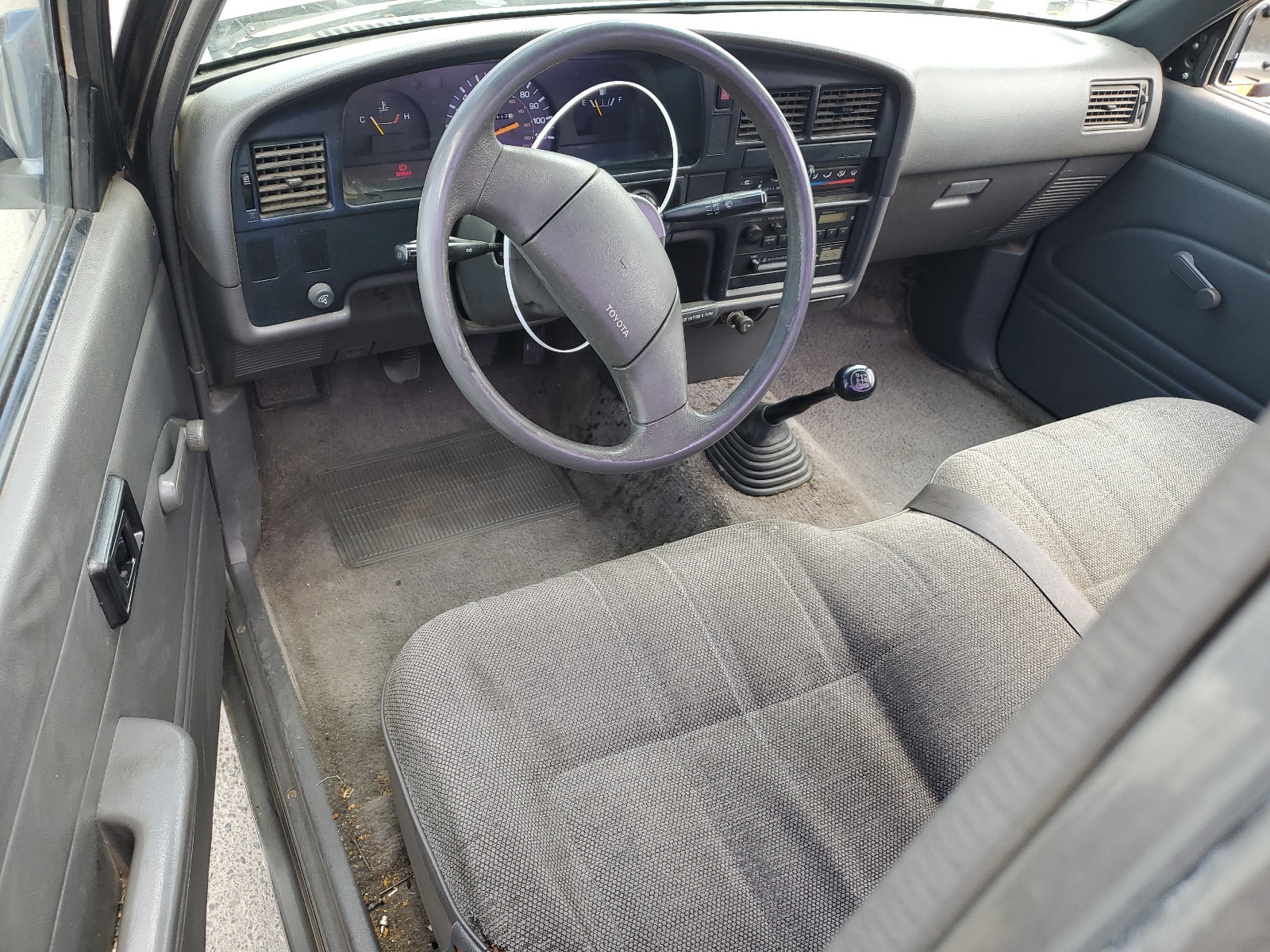 JT4RN81P1K0015760 1989 Toyota Pickup 1/2 Ton Short Wheelbase Dlx