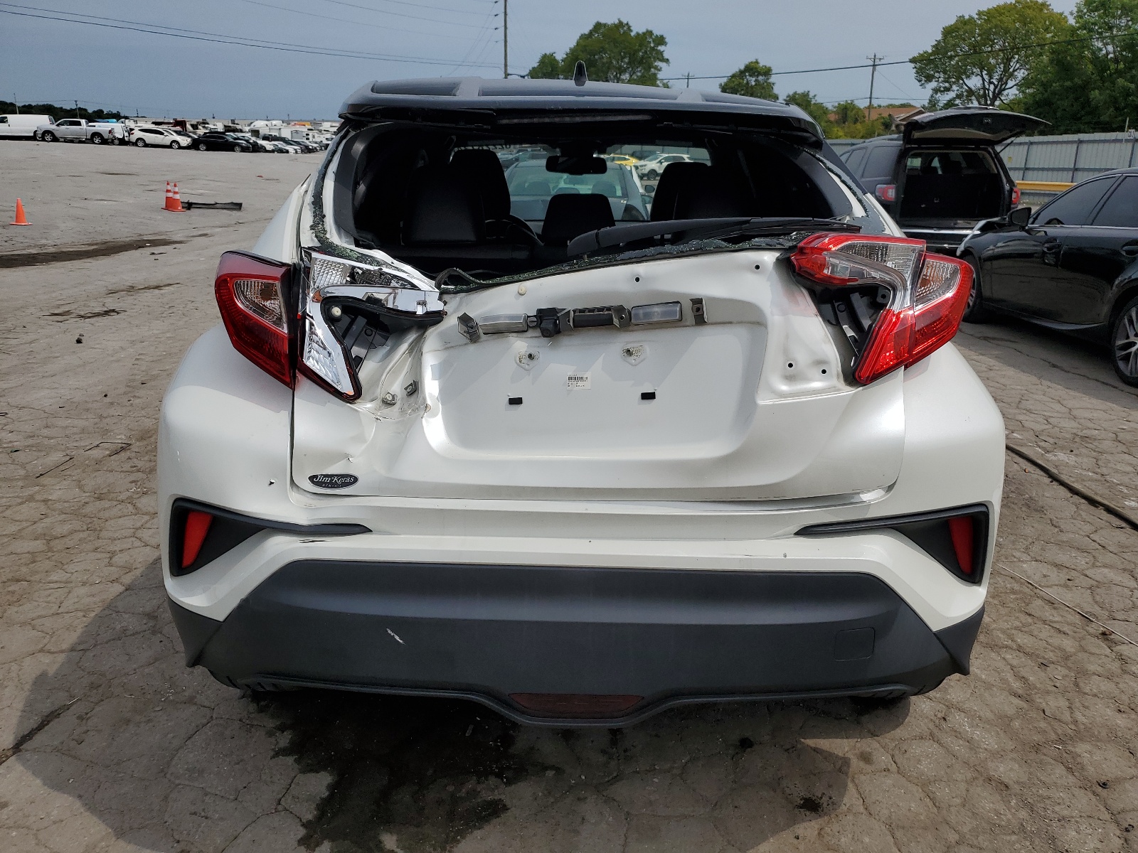 JTNKHMBX0K1018221 2019 Toyota C-Hr Xle