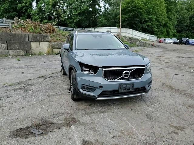 2021 Volvo Xc40 T5 Momentum VIN: YV4162UK6M2403689 Lot: 64292514