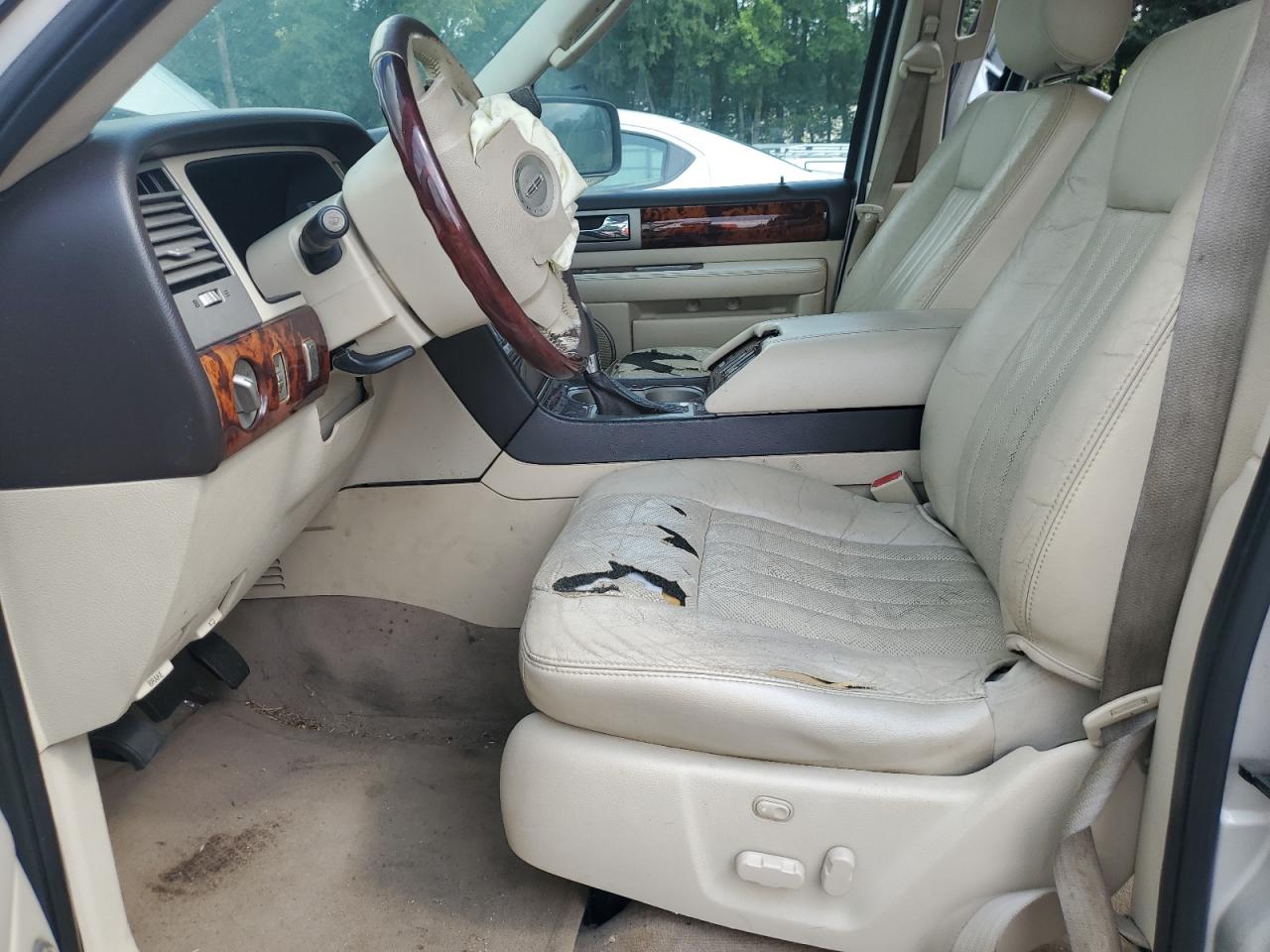 2003 Lincoln Navigator - Image 7
