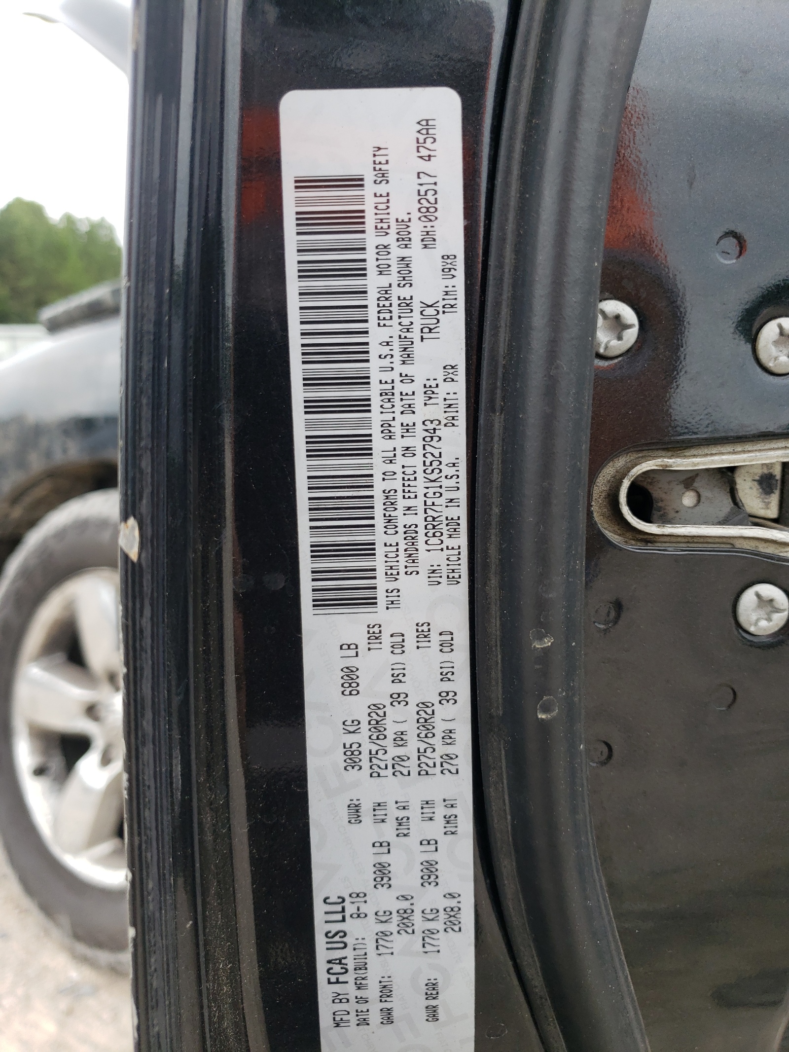 1C6RR7FG1KS527943 2019 Ram 1500 Classic Tradesman