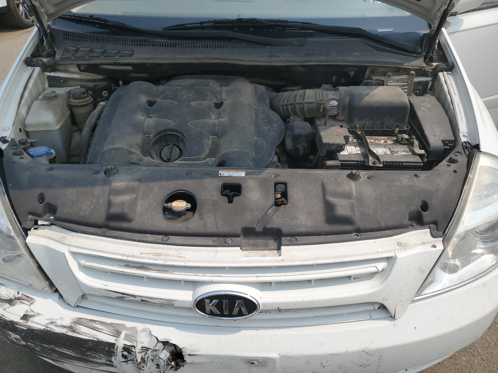 KNDMG4C38A6357323 2010 Kia Sedona Lx