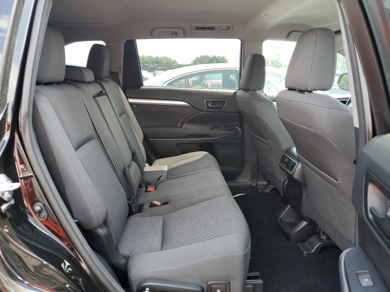 2014 Toyota Highlander Le VIN: 5TDBKRFH4ES030143 Lot: 64657284