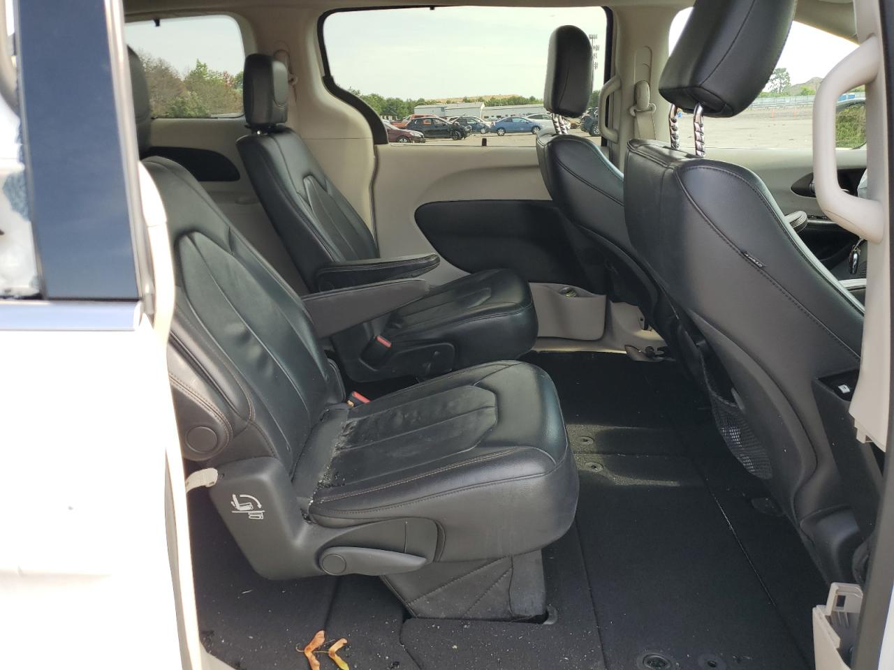 2017 Chrysler Pacifica Touring L VIN: 2C4RC1BG2HR759409 Lot: 63135874