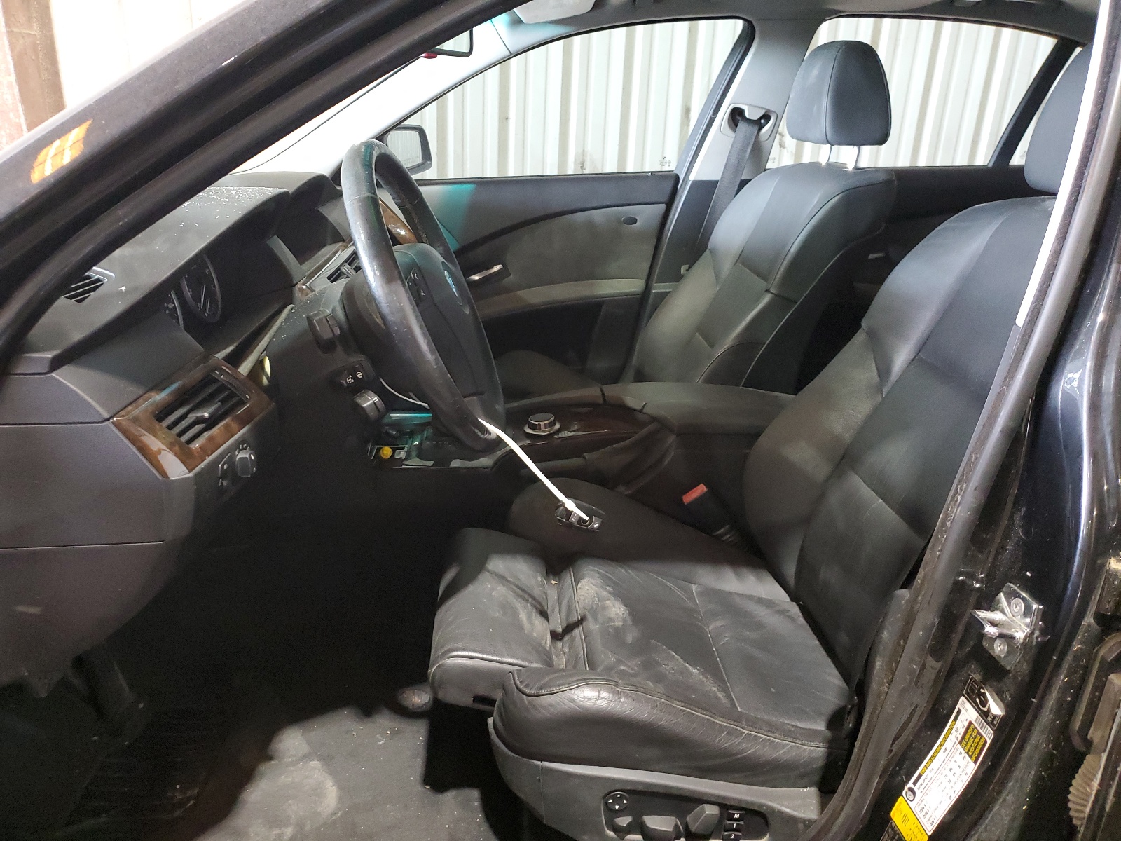 WBANF73516CU20228 2006 BMW 530 Xi