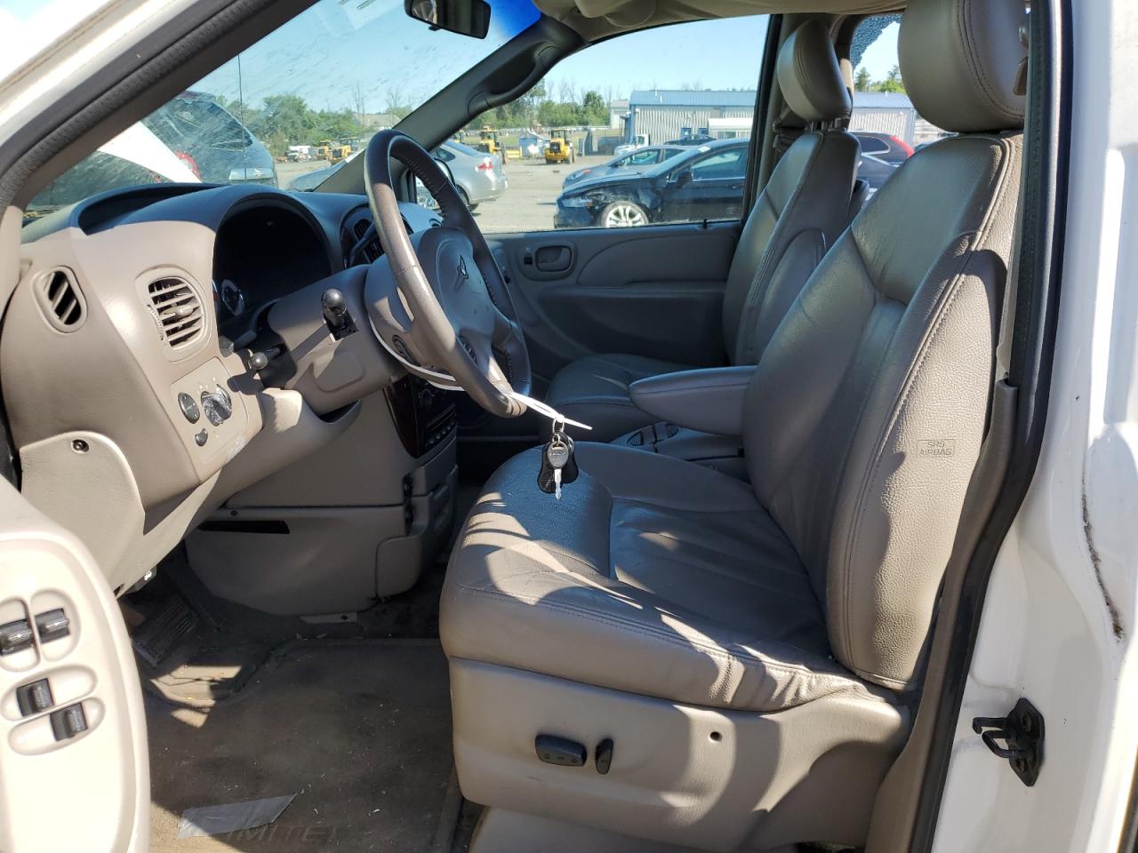 2002 Chrysler Town & Country Lxi VIN: 2C8GT54L22R566272 Lot: 61597354