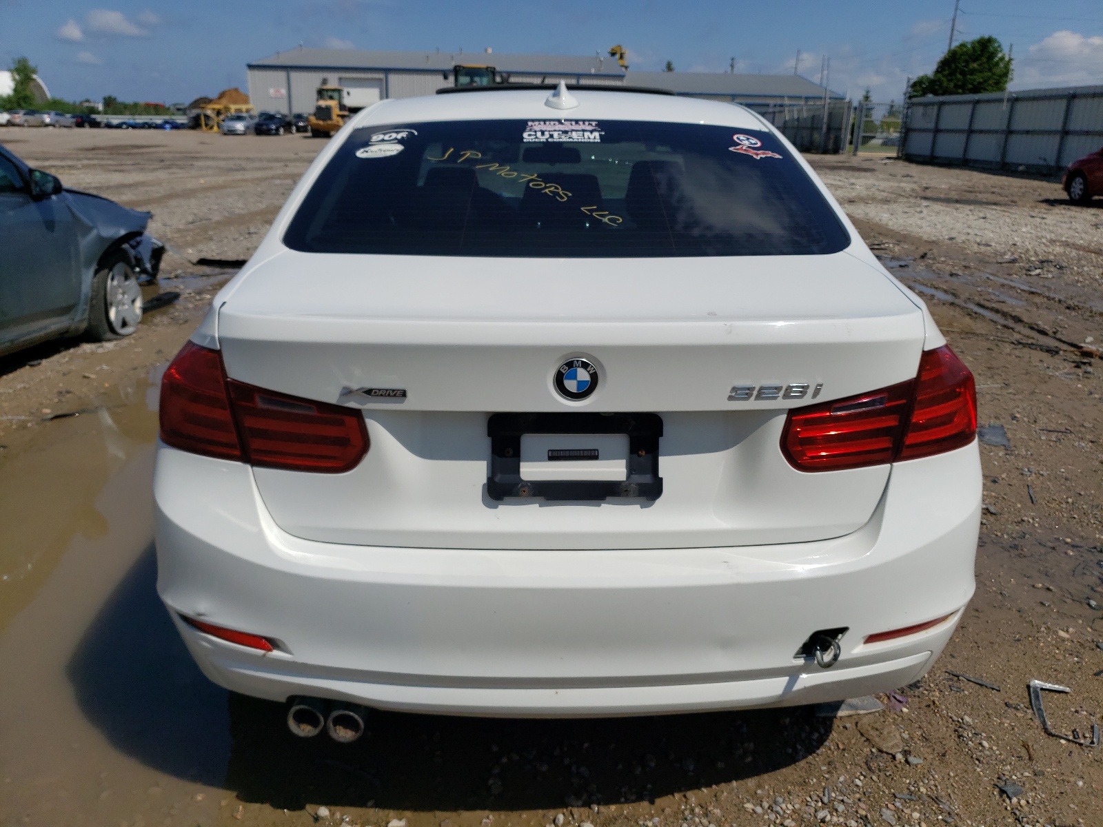 2013 BMW 328 Xi Sulev vin: WBA3B5G58DNP41072