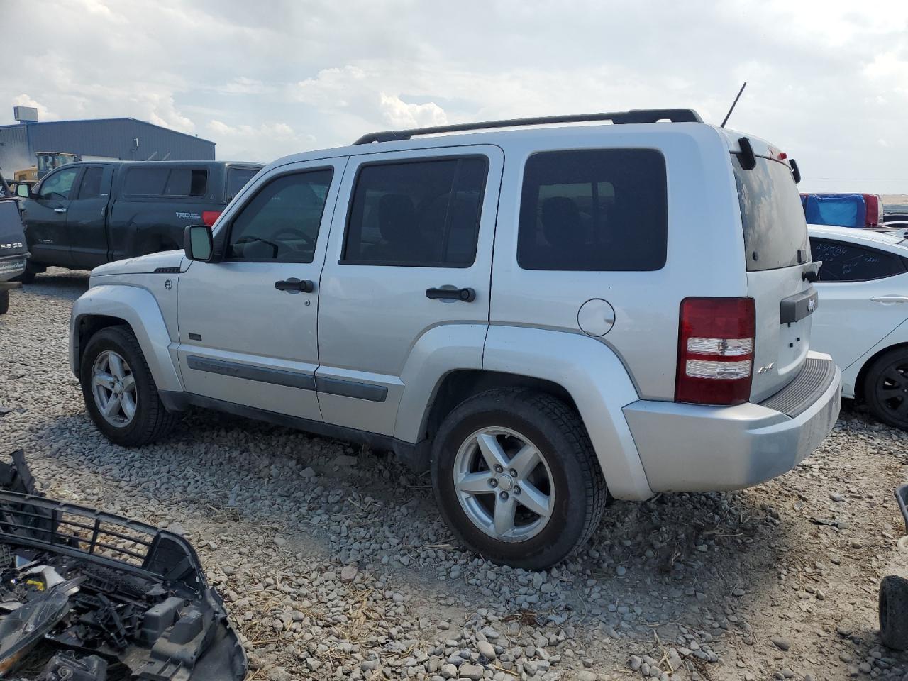 2009 Jeep Liberty (North America) - Image 2