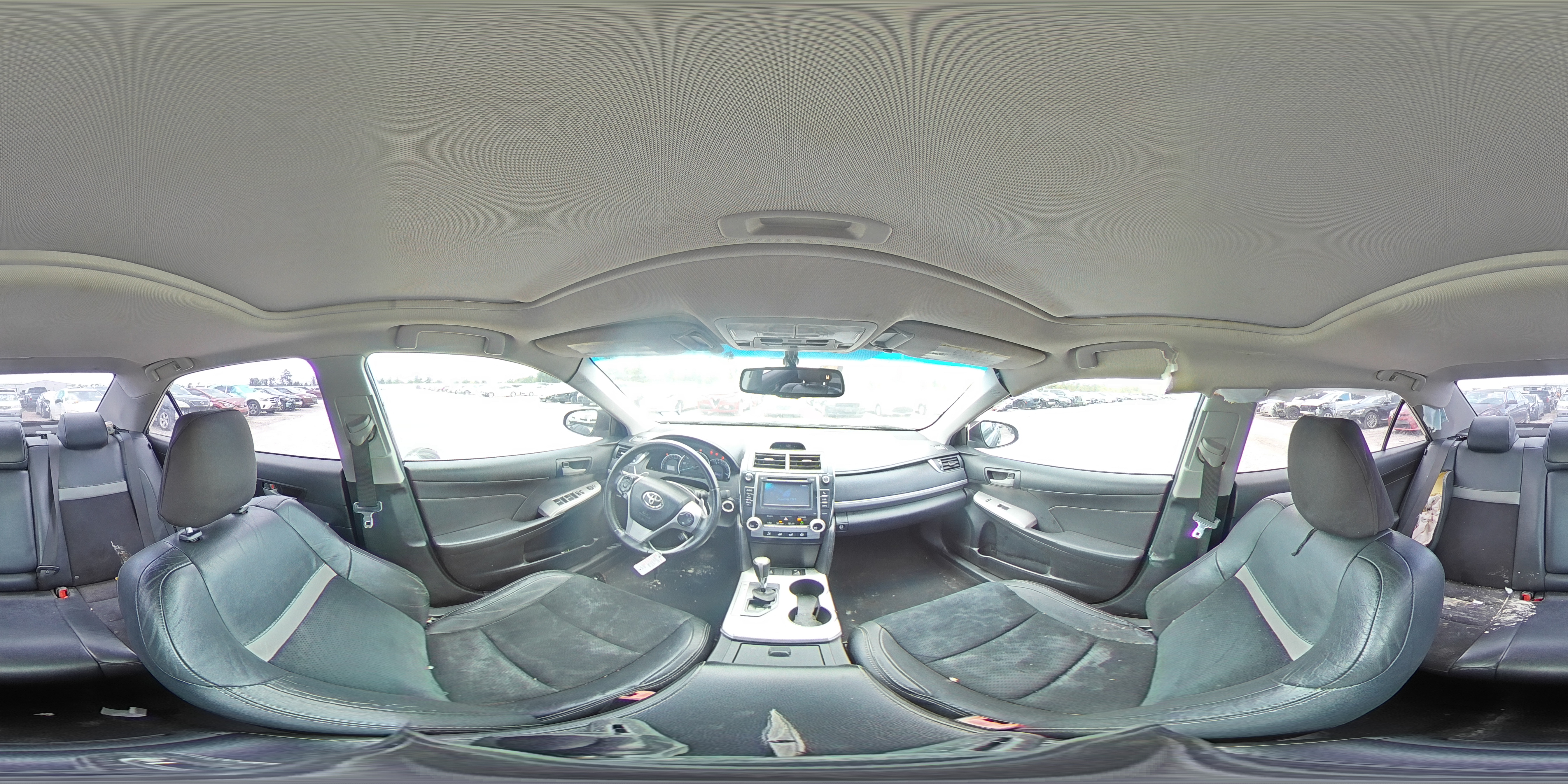 2013 Toyota Camry - Image 13