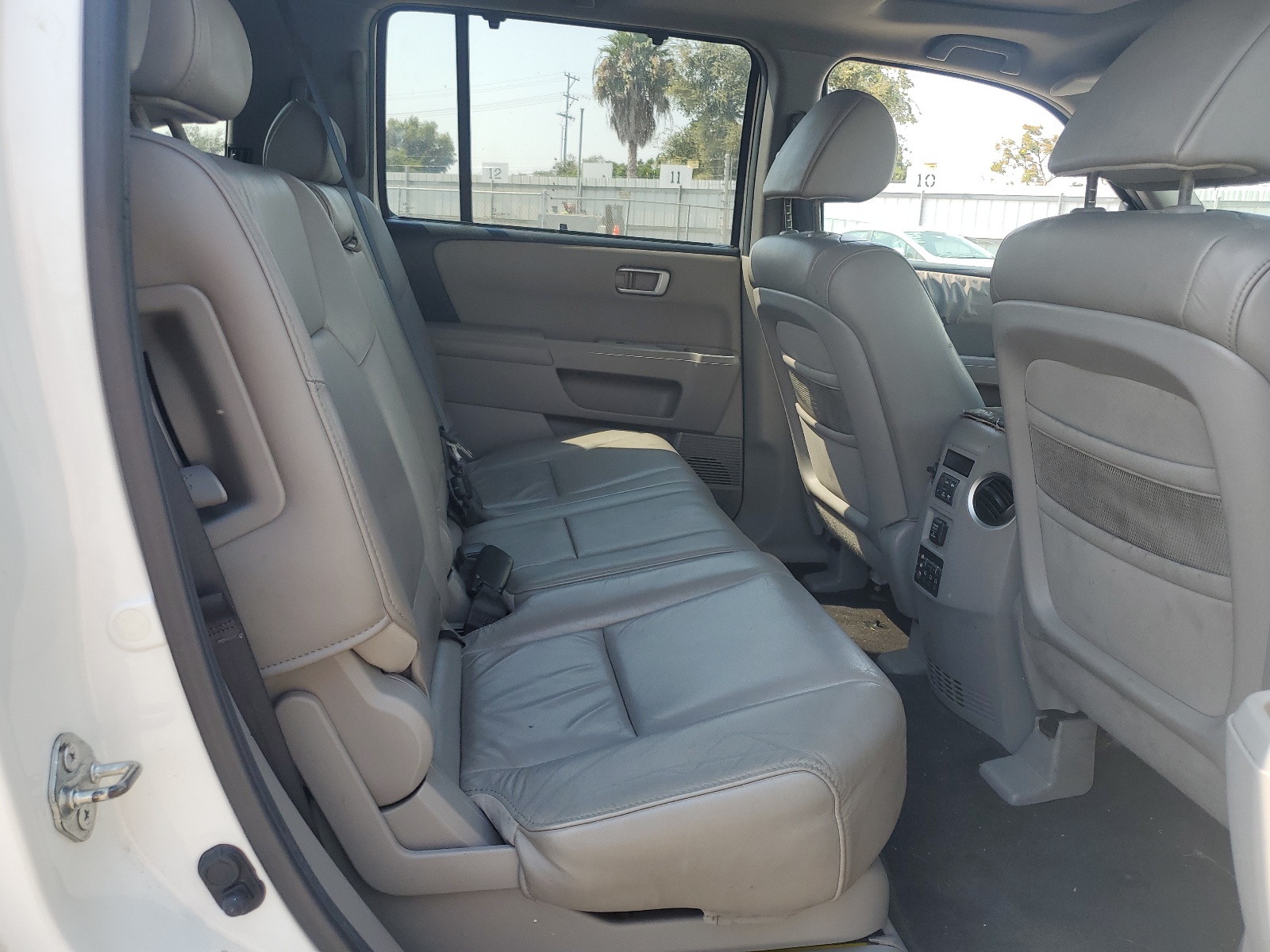 5FNYF3H91AB018239 2010 Honda Pilot Touring