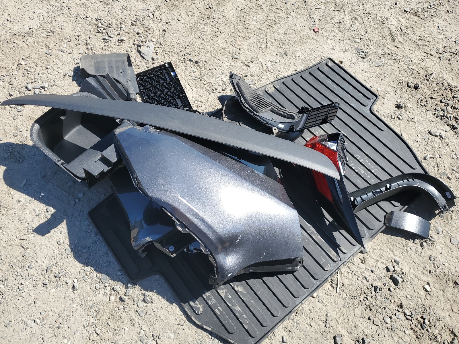 2T3MWRFV2LW087939 2020 Toyota Rav4 Le