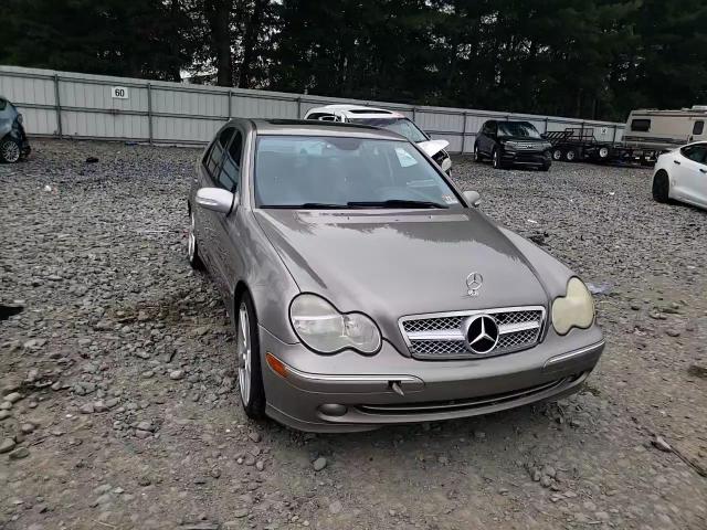 2004 Mercedes-Benz C 230K Sport Sedan VIN: WDBRF40J94F532063 Lot: 61913594