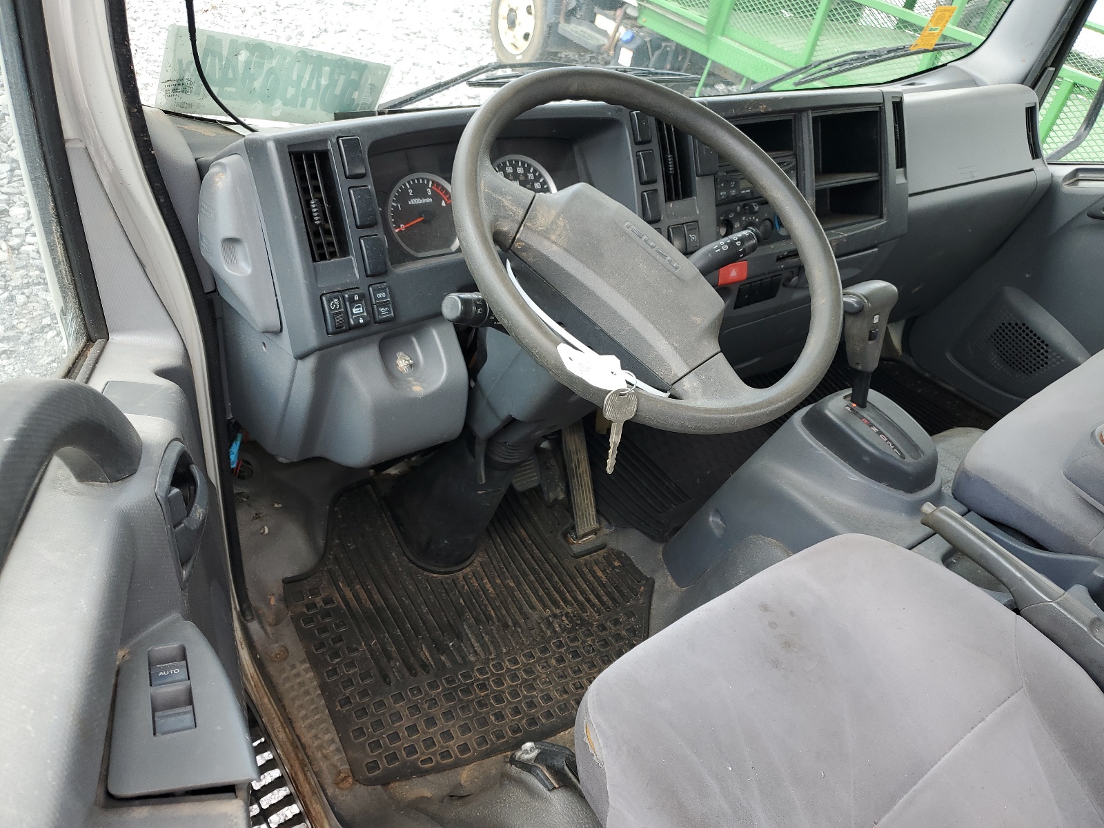 JALE5W163H7900101 2017 Isuzu Nqr