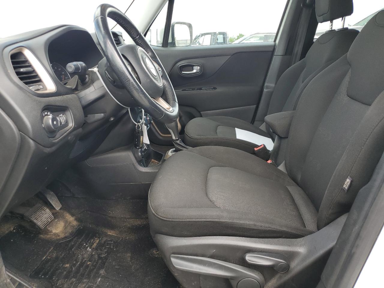 2015 Jeep Renegade Latitude VIN: ZACCJBBT4FPB29830 Lot: 61222434