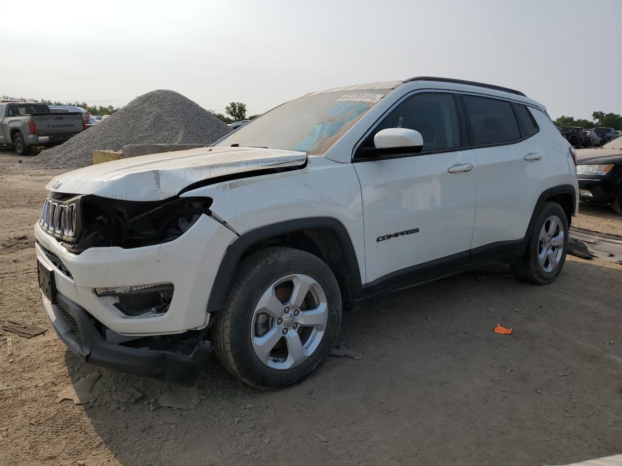 3C4NJDBB1JT230689 2018 JEEP COMPASS - Image 1