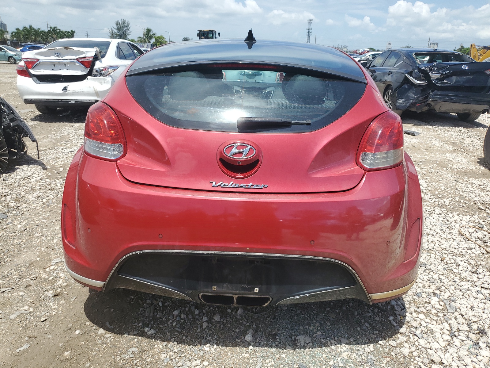 2015 Hyundai Veloster vin: KMHTC6AD2FU226983