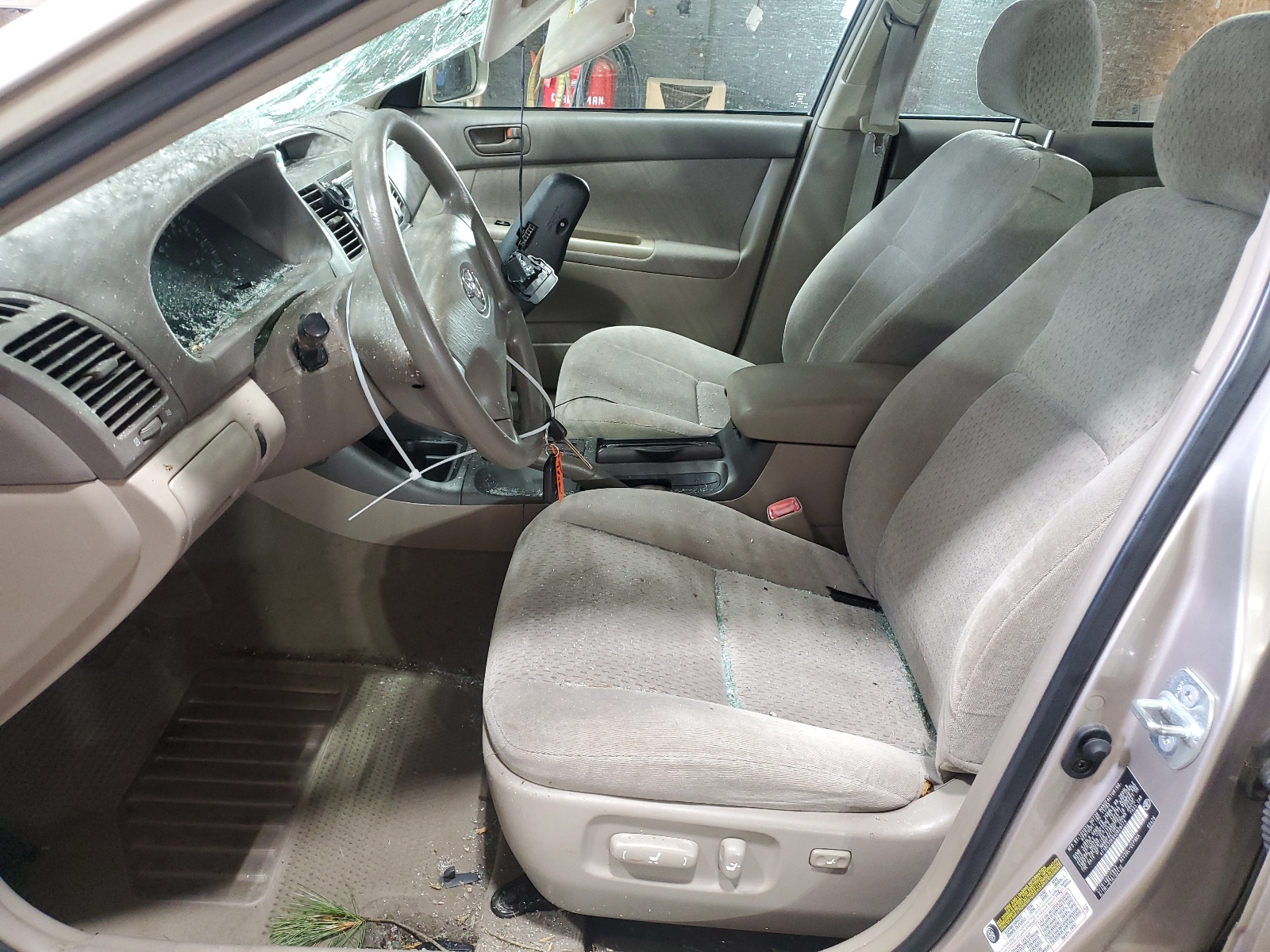 4T1BE32K84U829774 2004 Toyota Camry Le