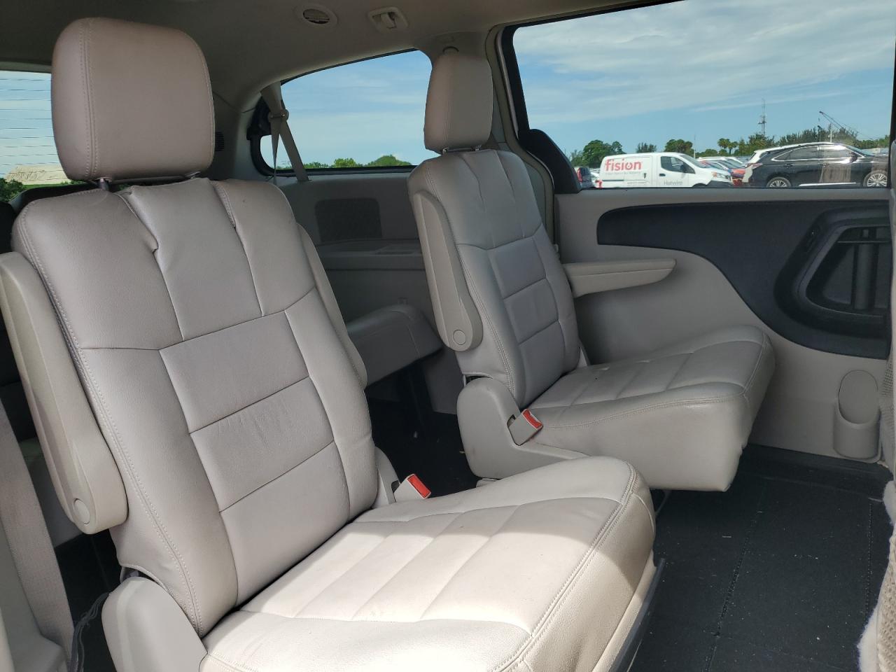 2011 Chrysler Town & Country Touring VIN: 2A4RR5DG1BR723490 Lot: 61269624