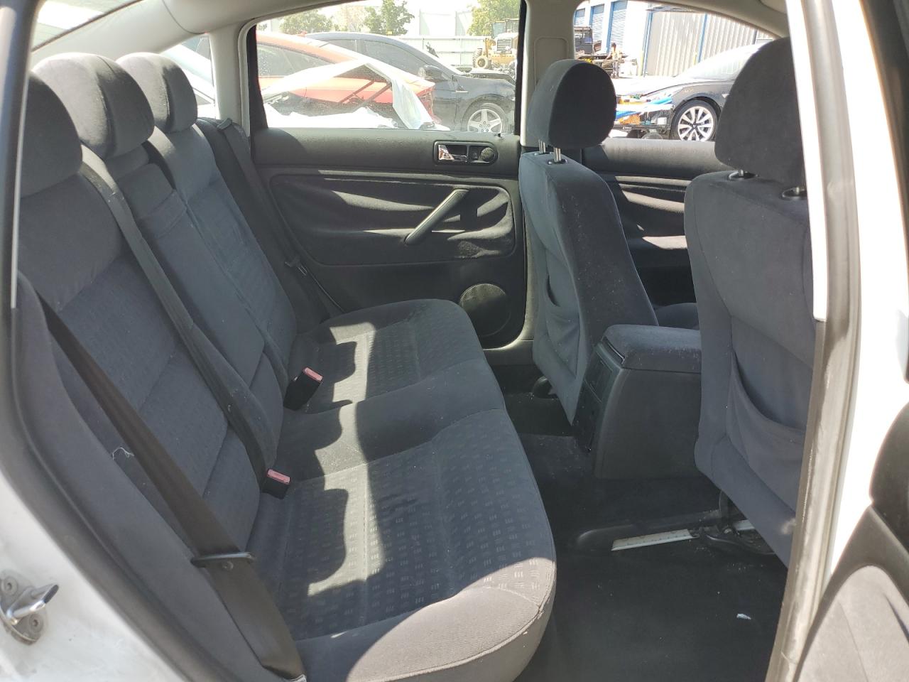 2001 Volkswagen Passat Gls VIN: WVWPD63B61P271124 Lot: 65071864