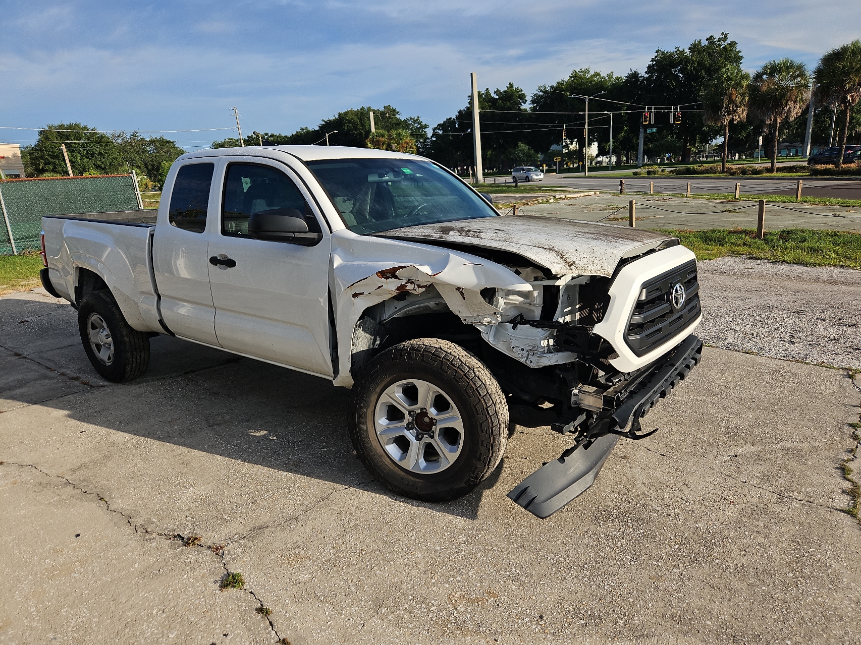 2017 Toyota Tacoma Access Cab vin: 5TFRX5GN7HX098688