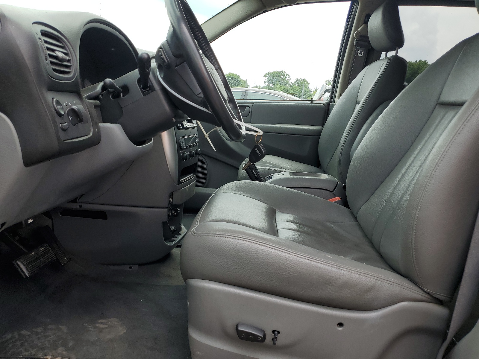 2A8GP54LX6R647931 2006 Chrysler Town & Country Touring