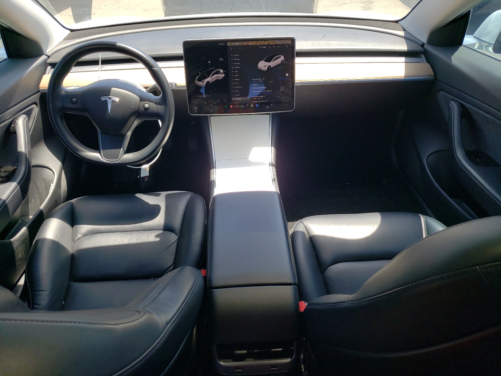 5YJ3E1EA1JF057462 2018 Tesla Model 3