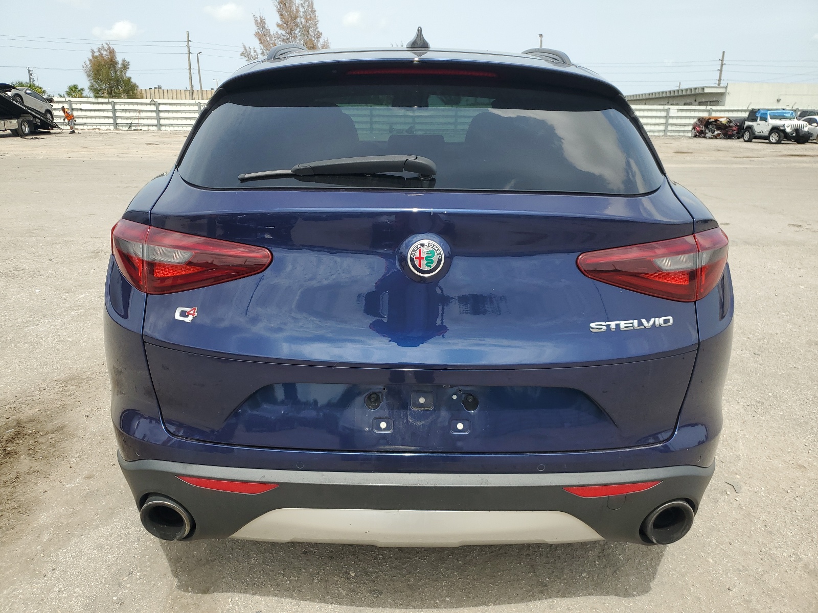 ZASFAKNN2J7B90682 2018 Alfa Romeo Stelvio Ti Sport