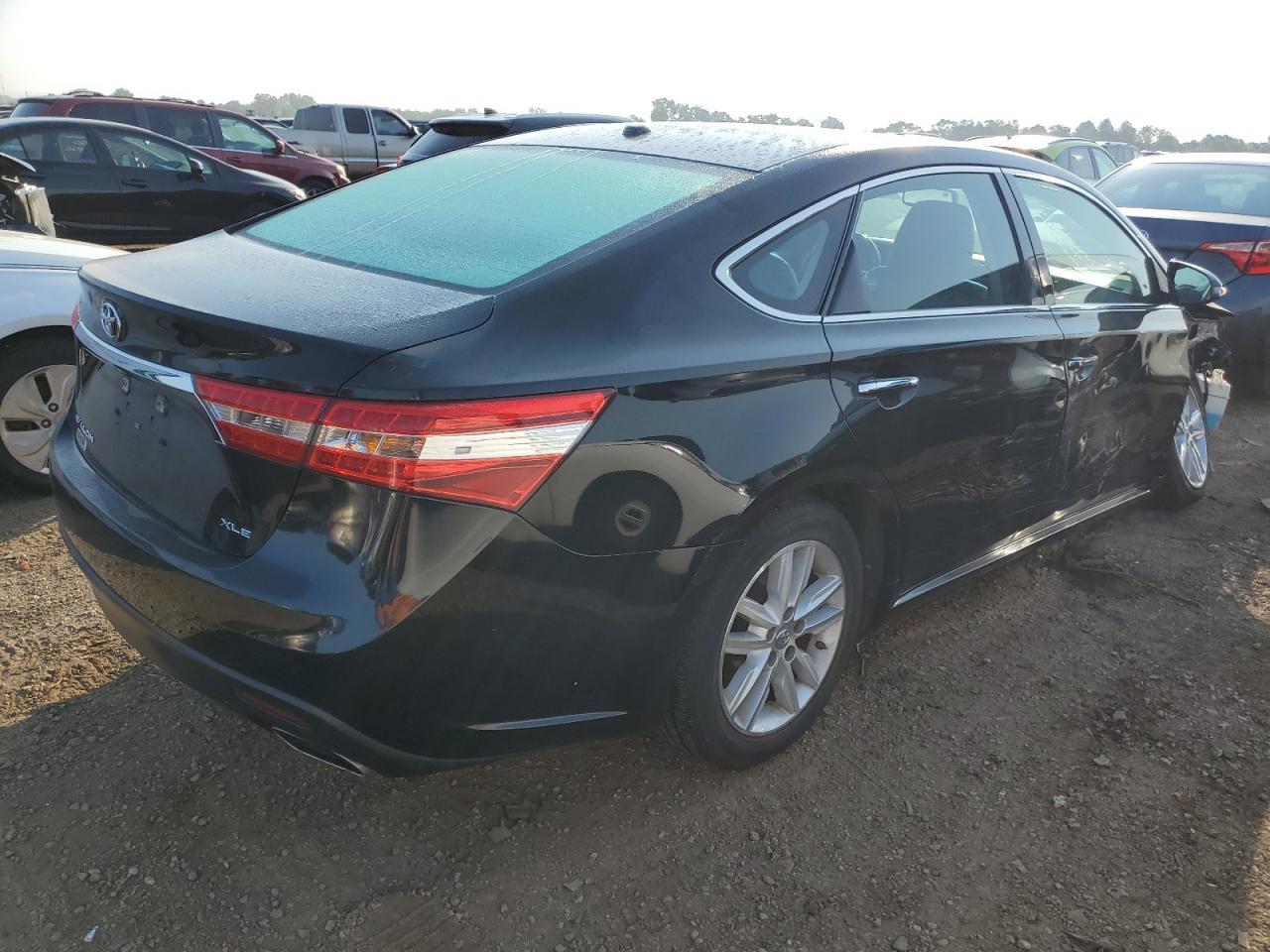 2015 Toyota Avalon - Image 3