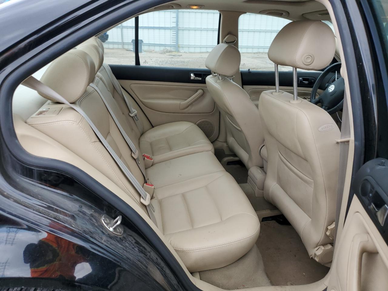 2001 Volkswagen Jetta - Image 10