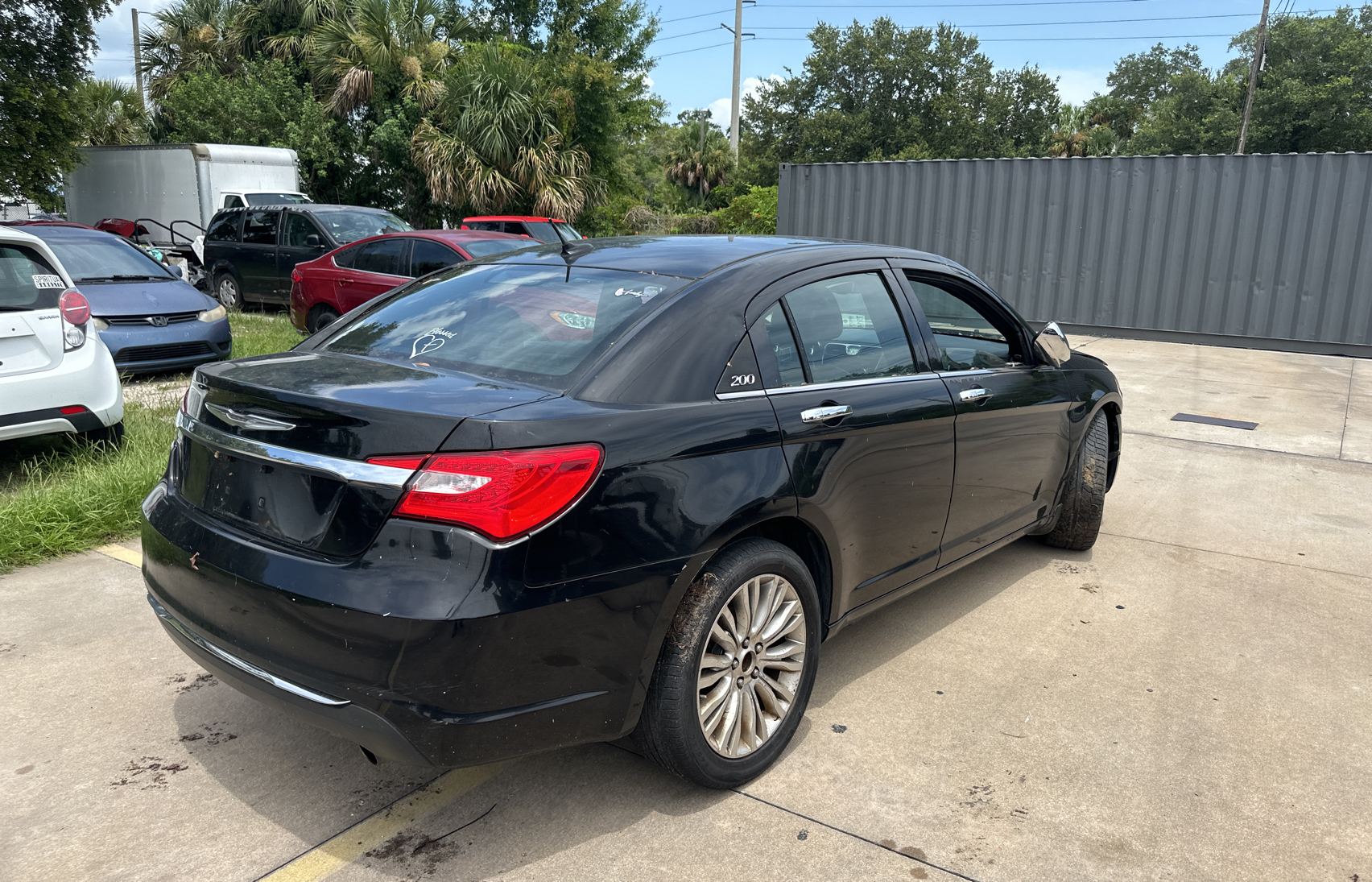 2013 Chrysler 200 Limited vin: 1C3CCBCG1DN574158