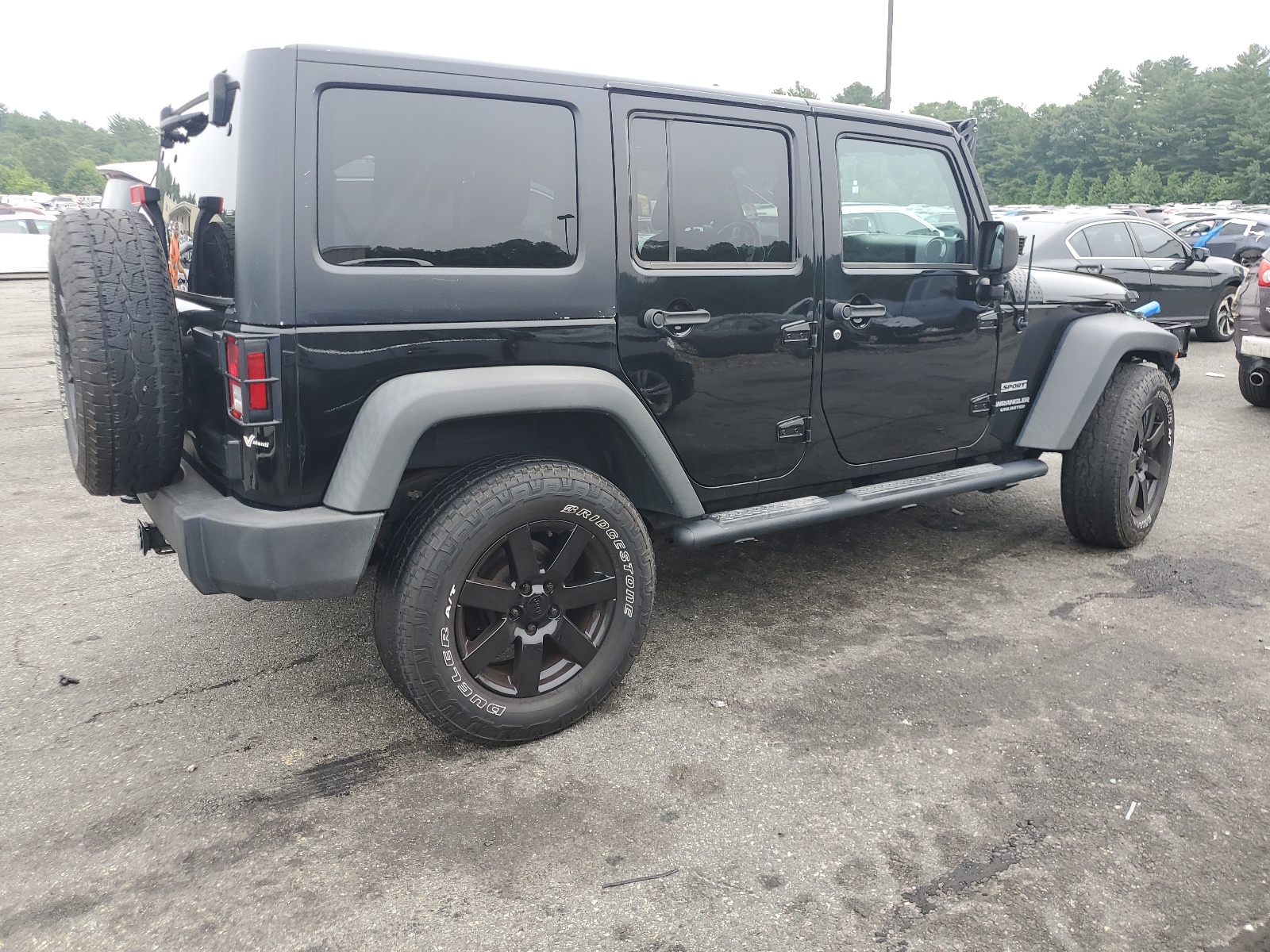 2014 Jeep Wrangler Unlimited Sport vin: 1C4BJWDG0EL194616