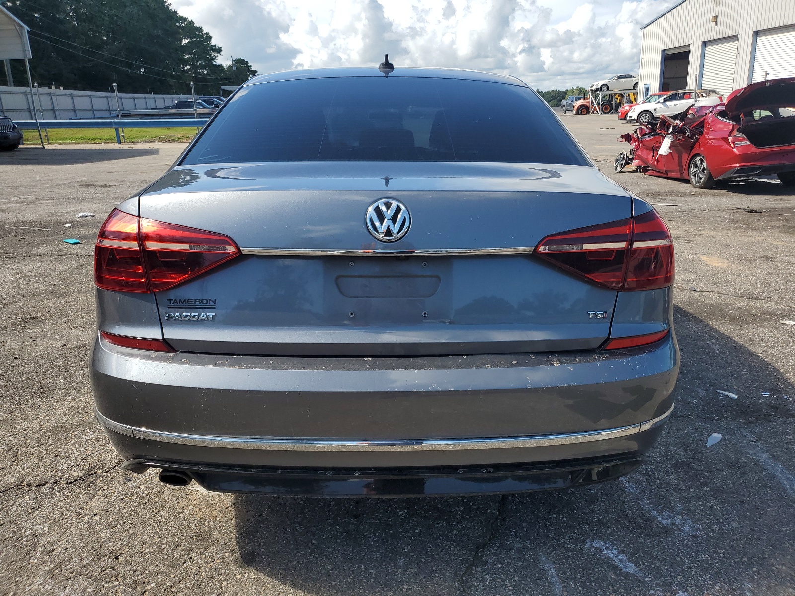 1VWDT7A38HC046600 2017 Volkswagen Passat R-Line