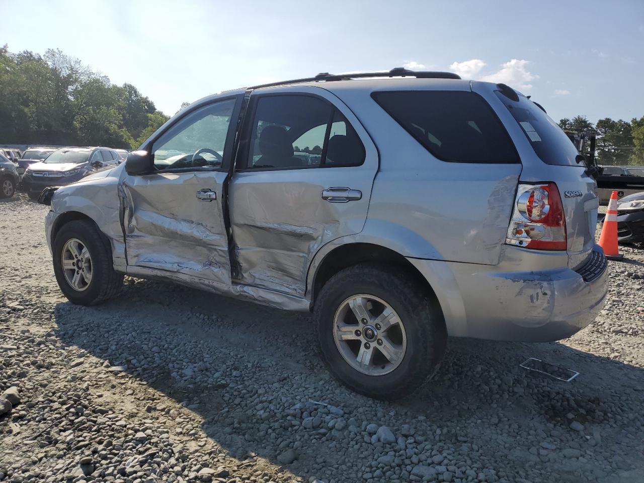 2004 Kia Sorento Ex VIN: KNDJD733045287288 Lot: 61608234