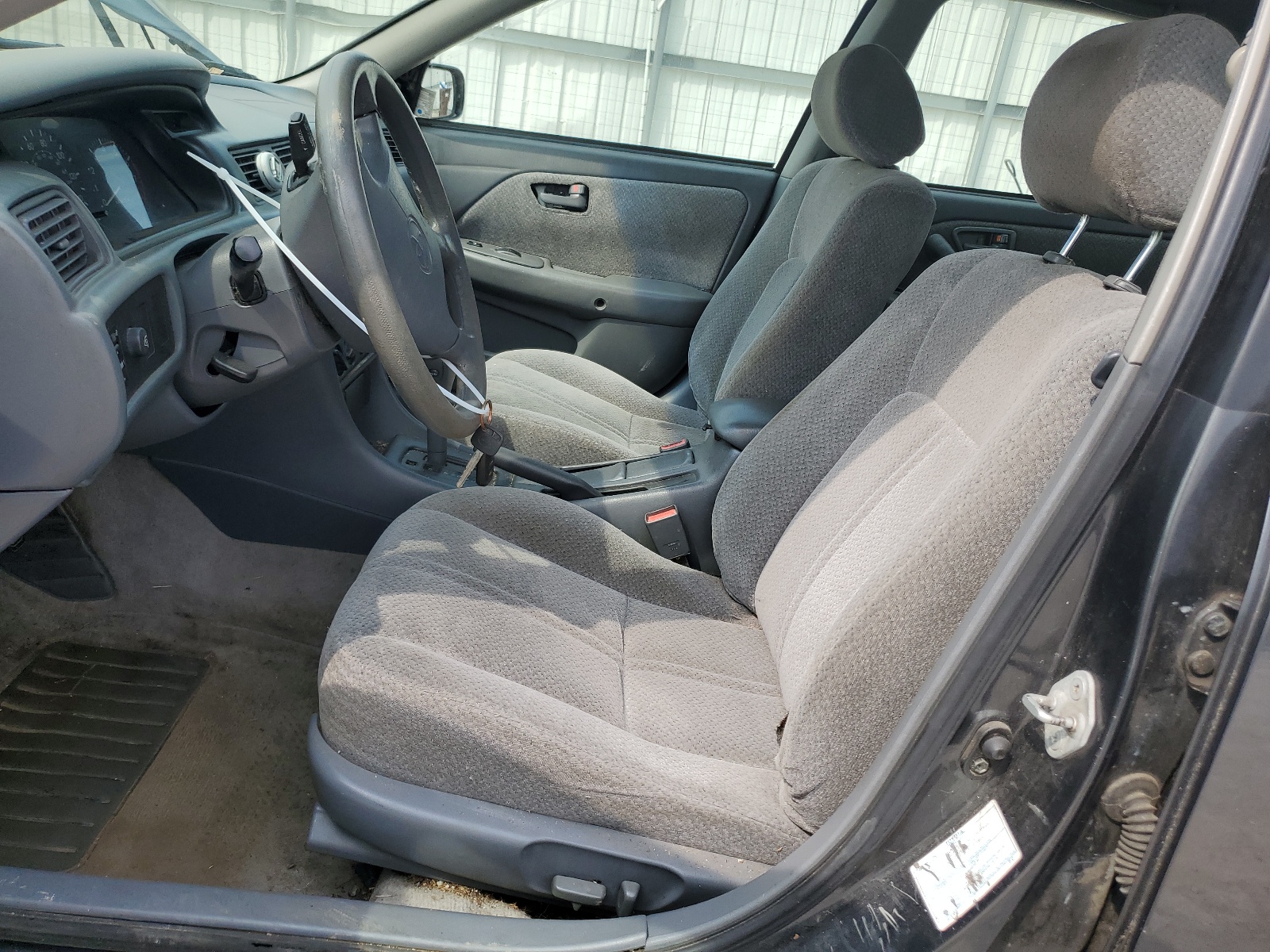 4T1BG22K2YU975842 2000 Toyota Camry Ce