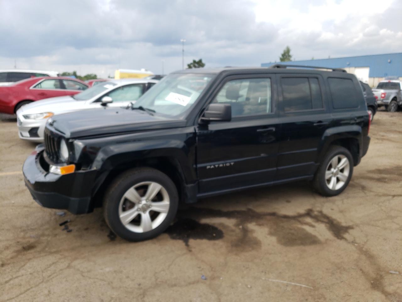 2013 Jeep Patriot Latitude for Sale in Woodhaven, MI - Front End