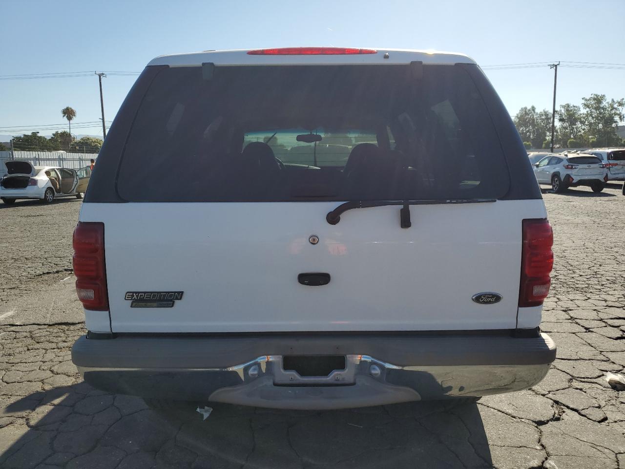 2000 Ford Expedition Eddie Bauer VIN: 1FMPU18L0YLA83071 Lot: 63739304