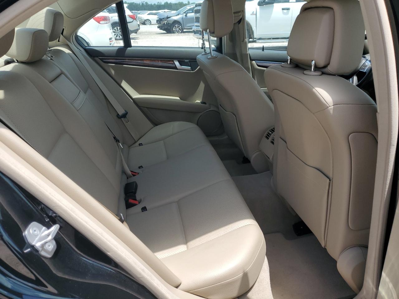 2012 Mercedes-Benz C 250 VIN: WDDGF4HBXCA620093 Lot: 63401664