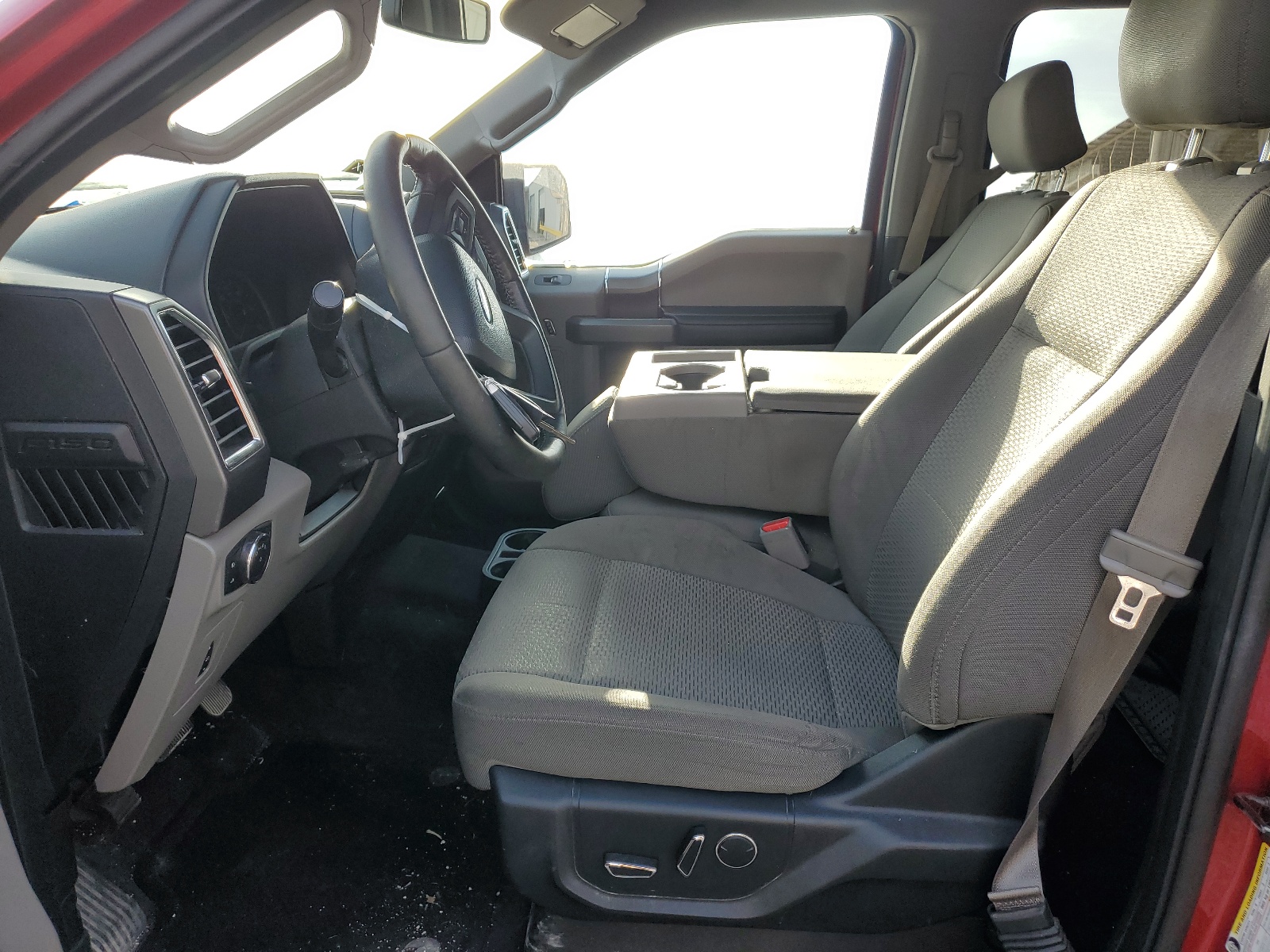 1FTEW1CF2HKC33002 2017 Ford F150 Supercrew