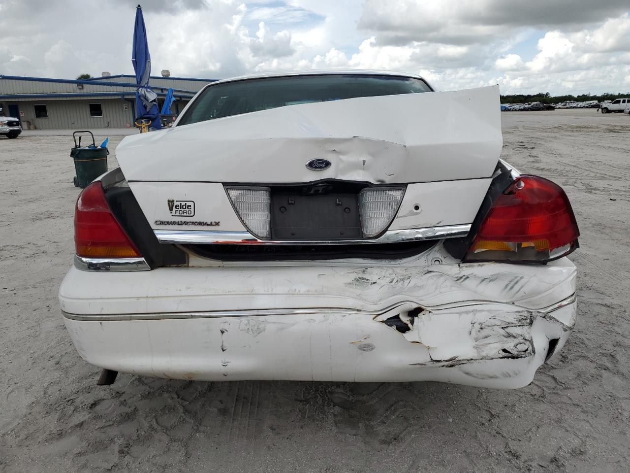 2000 Ford Crown Victoria Lx VIN: 2FAFP74W3YX150457 Lot: 63869194