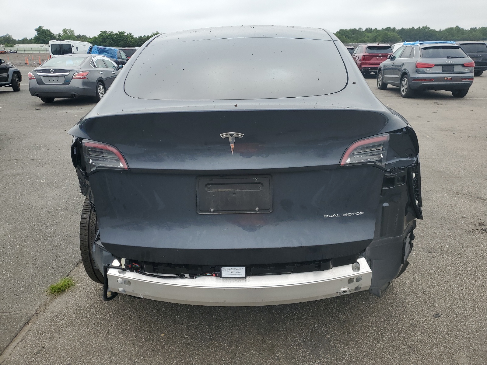 7SAYGDEE9RA219340 2024 Tesla Model Y