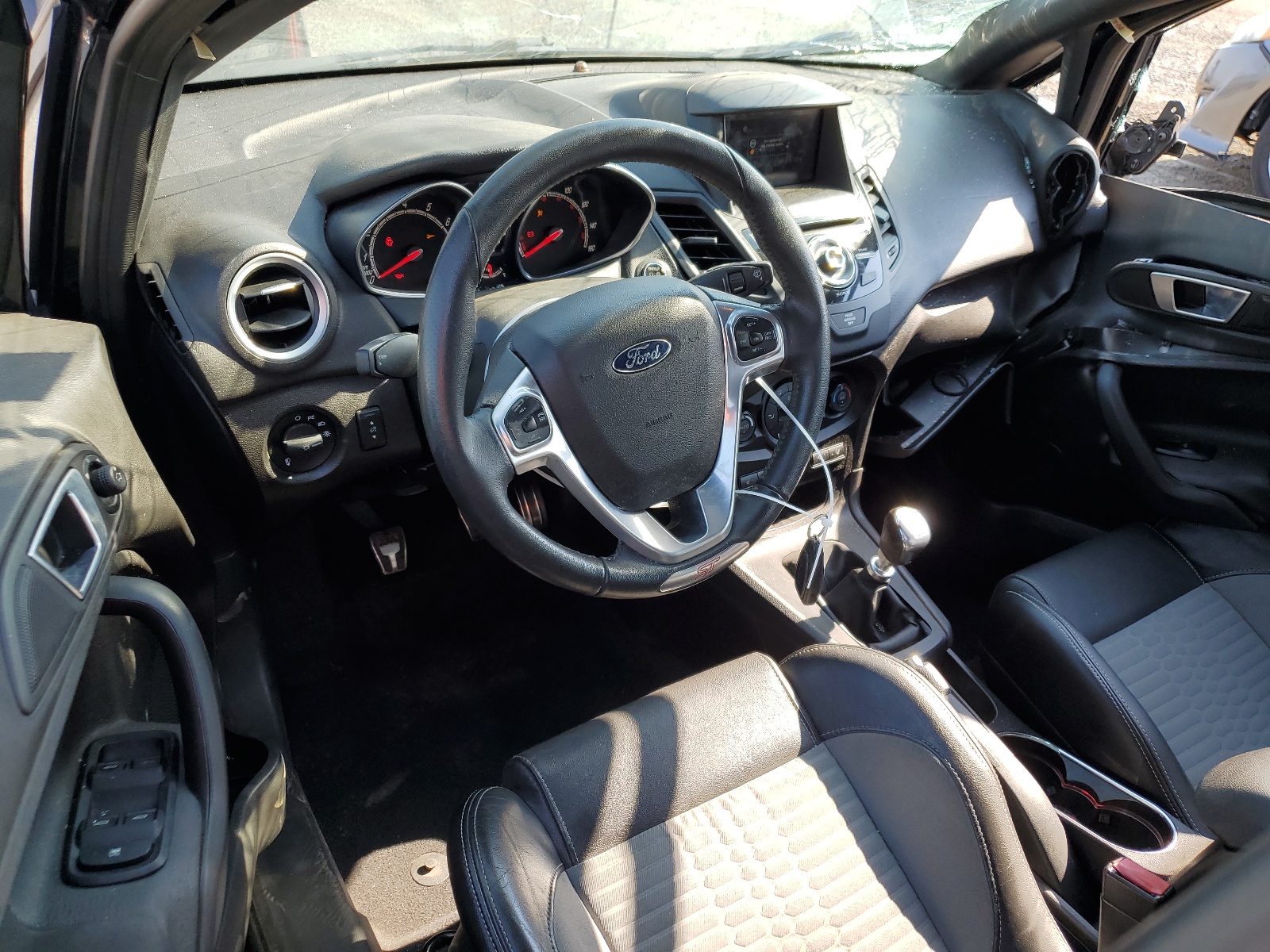 3FADP4GX2EM177084 2014 Ford Fiesta St