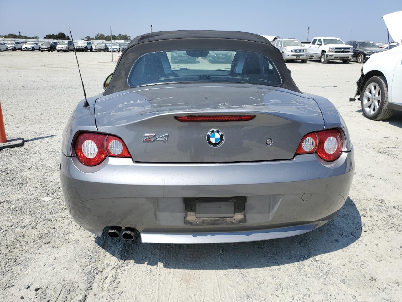 2005 BMW Z4 2.5 VIN: 4USBT33535LR71552 Lot: 64430224