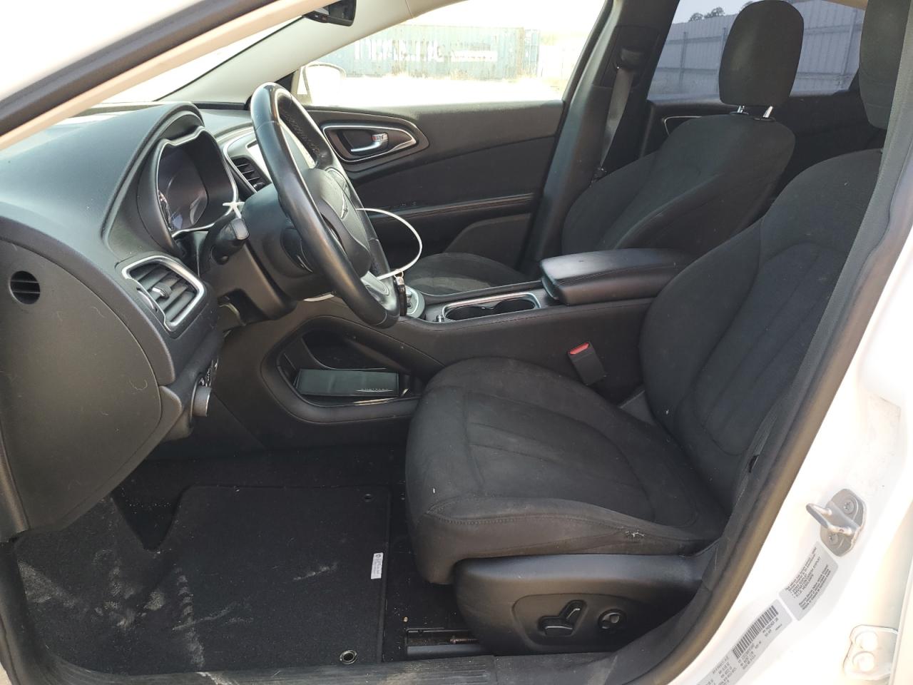 2015 Chrysler 200 Limited VIN: 1C3CCCAB0FN710487 Lot: 64653004