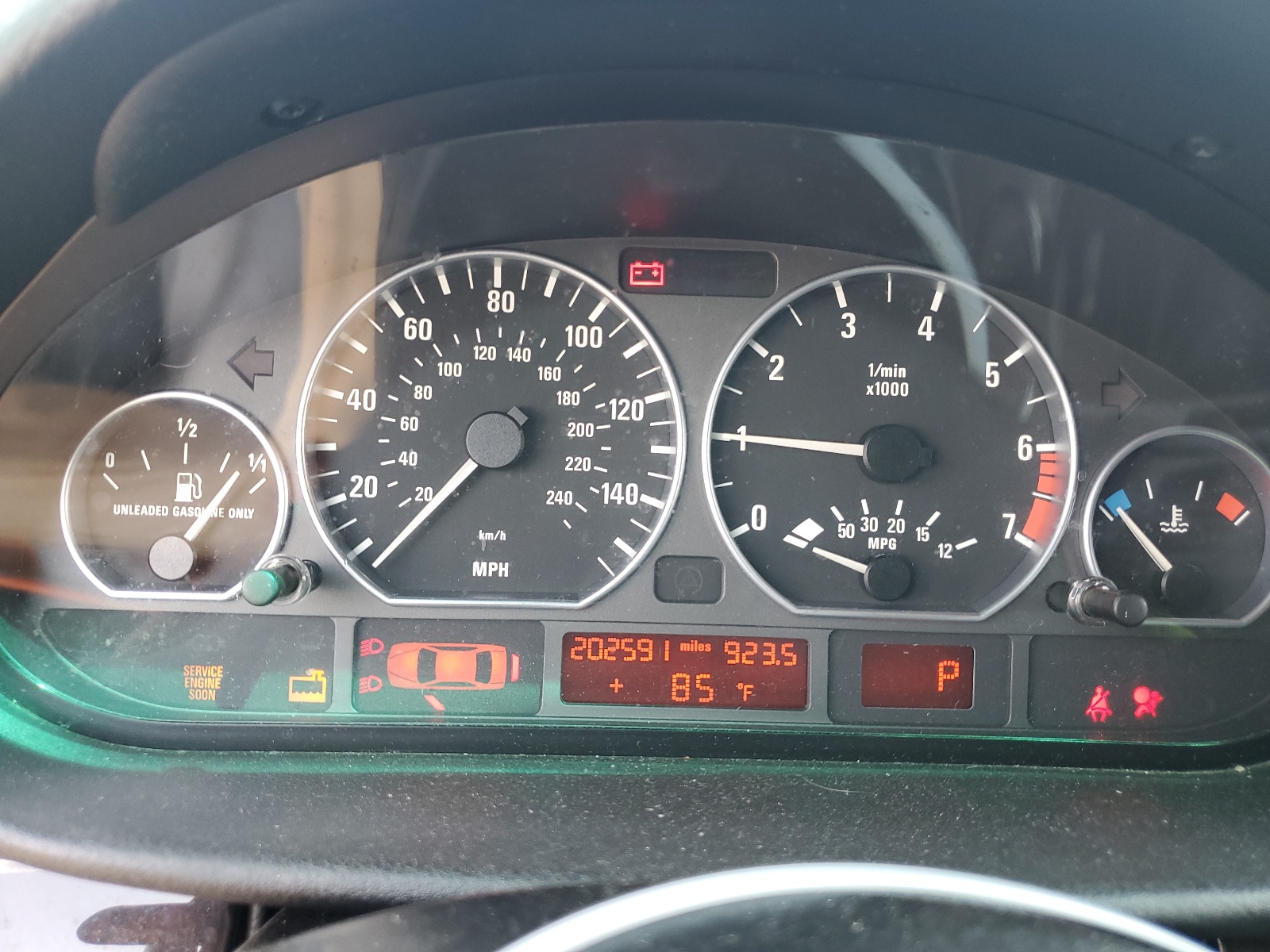 WBAAV53401FK46415 2001 BMW 330 I