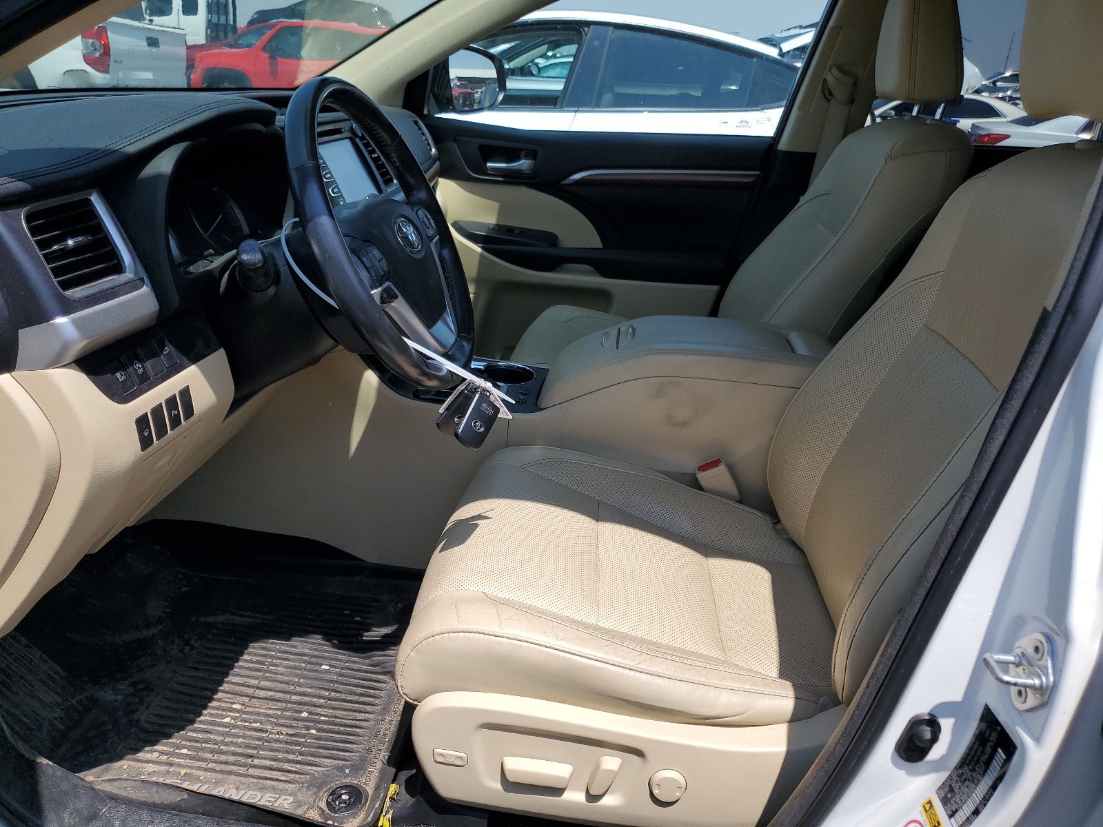 5TDDZRFH6JS828674 2018 Toyota Highlander Limited