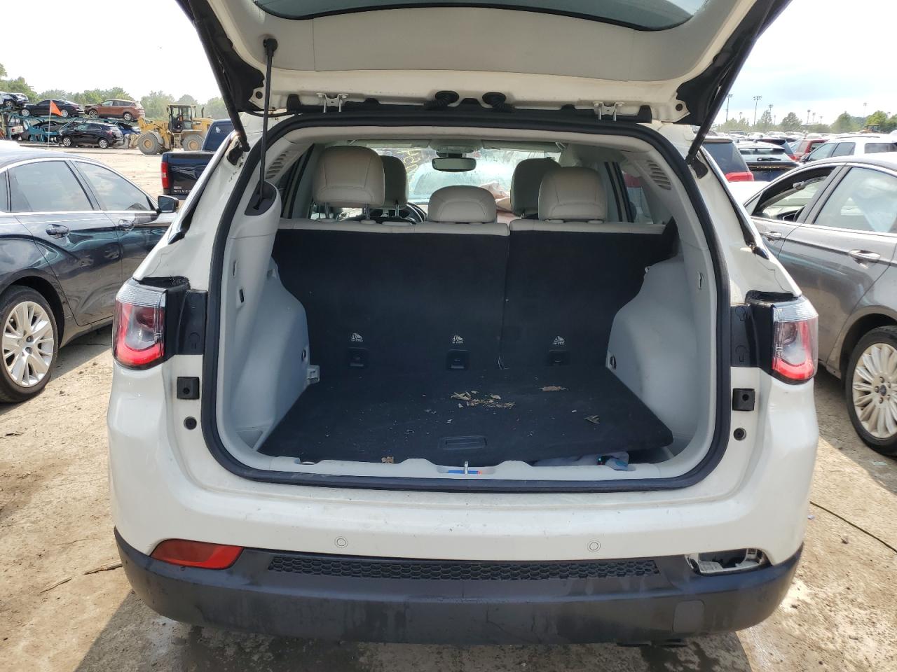 2018 Jeep Compass Limited VIN: 3C4NJCCB9JT358235 Lot: 65381555