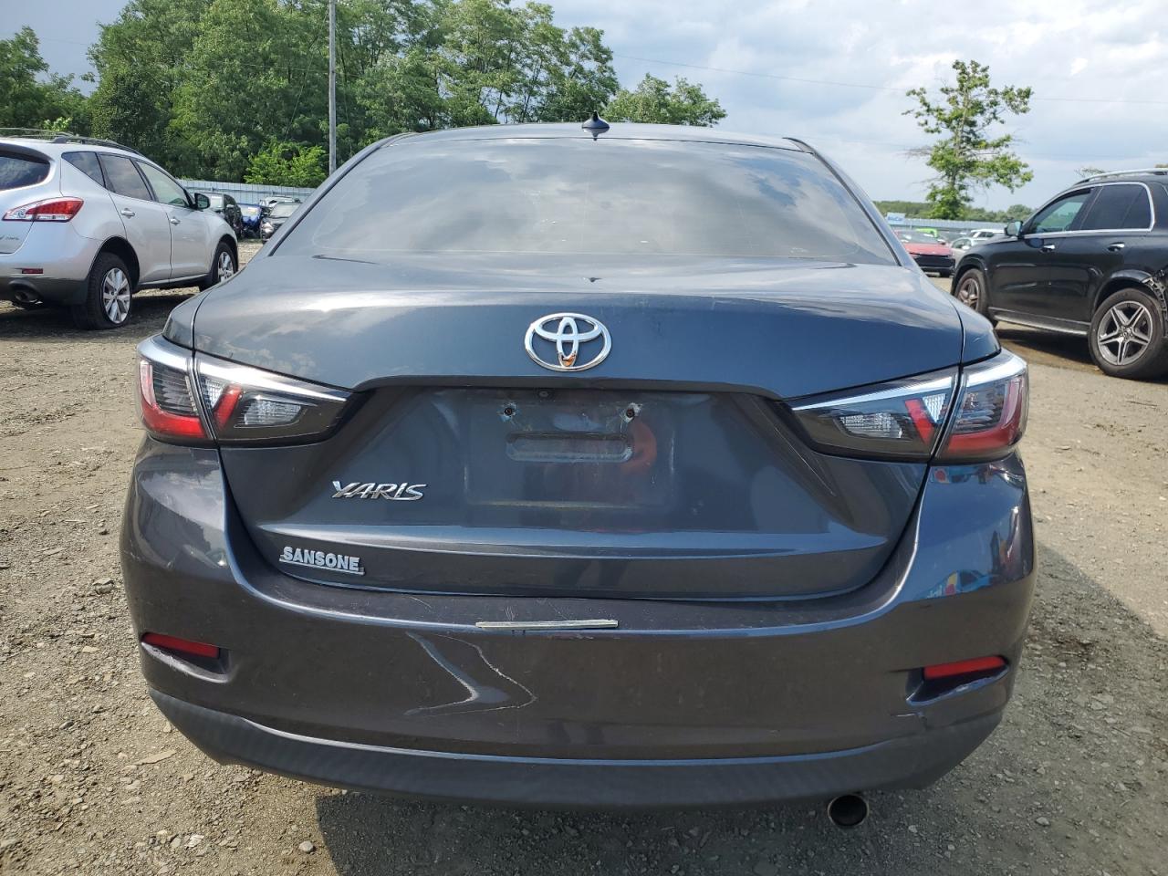 3MYDLBYV8KY500776 2019 Toyota Yaris L