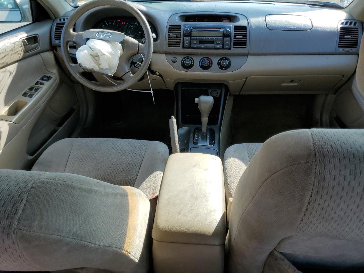 2004 Toyota Camry Le VIN: 4T1BE32K84U934752 Lot: 64647484