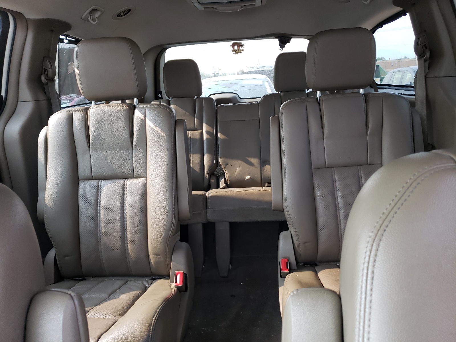 2A4RR8DGXBR760037 2011 Chrysler Town & Country Touring L